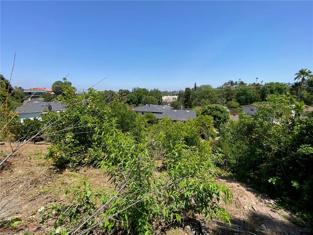 5323 Del Moreno Drive, Woodland Hills, California 91364 home-pic-11