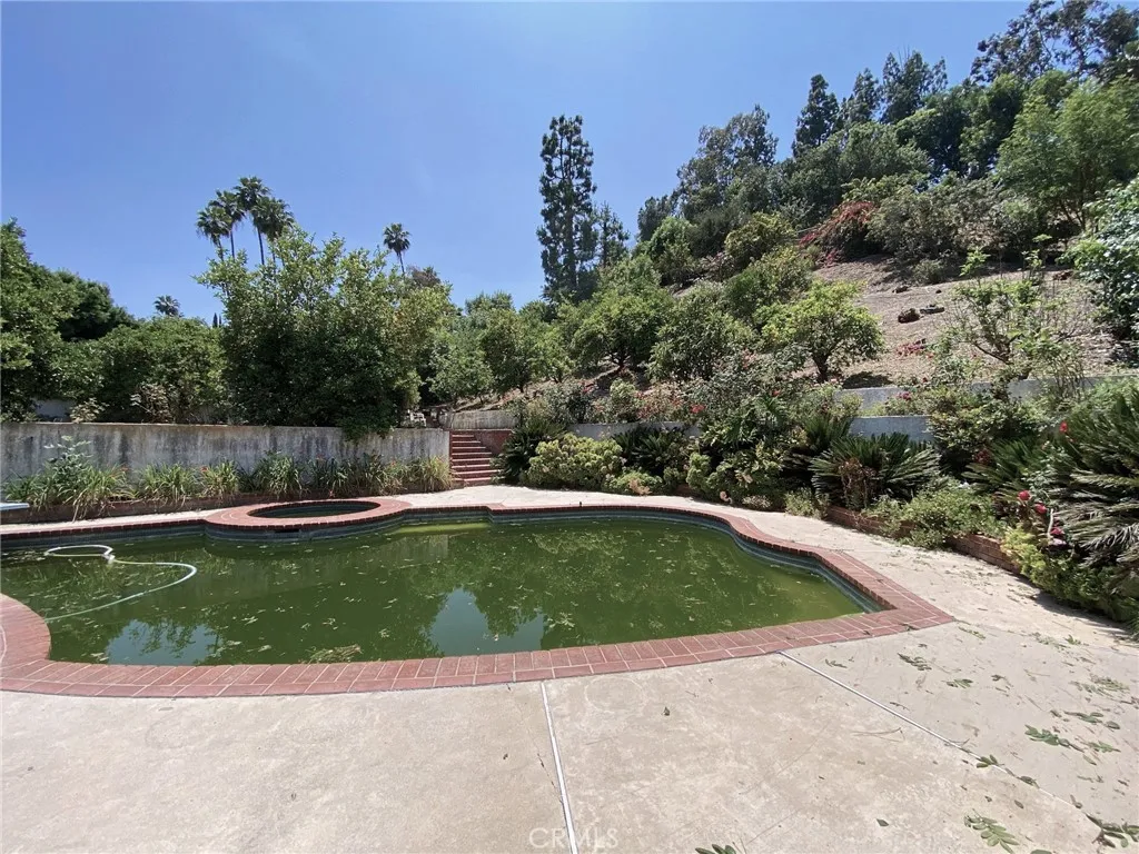 5323 Del Moreno Drive, Woodland Hills, California 91364 home-pic-10