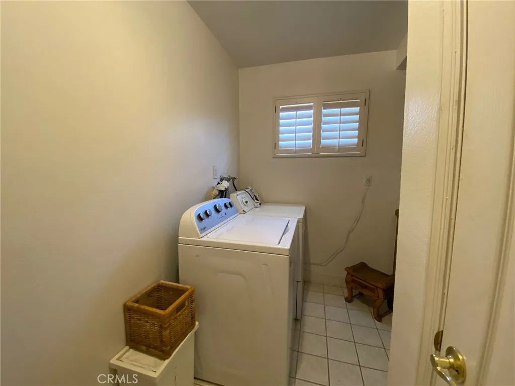 5323 Del Moreno Drive, Woodland Hills, California 91364 home-pic-14