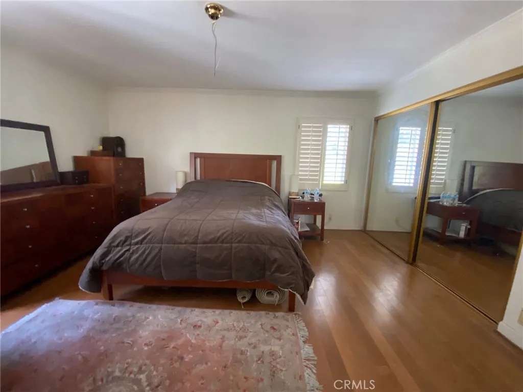 5323 Del Moreno Drive, Woodland Hills, California 91364 home-pic-7