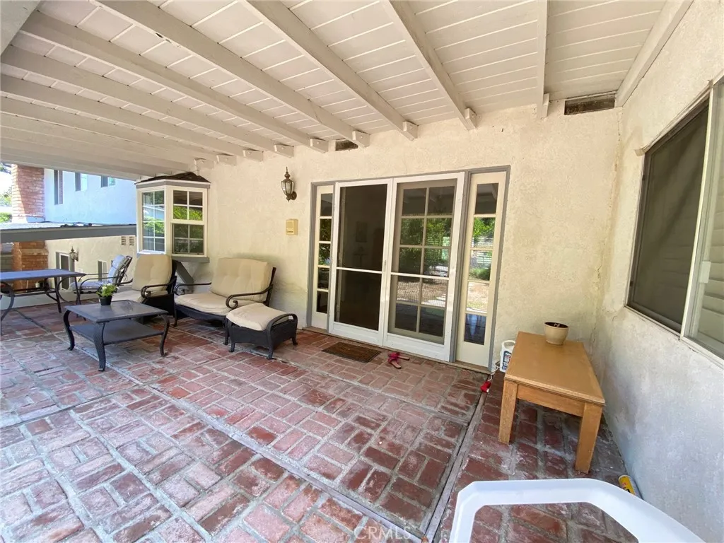 5323 Del Moreno Drive, Woodland Hills, California 91364 home-pic-18