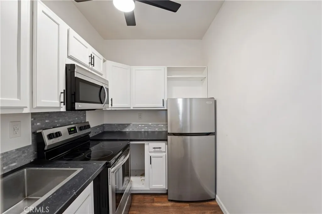 3108 N Oxnard Boulevard, Oxnard, California 93036 home-pic-32