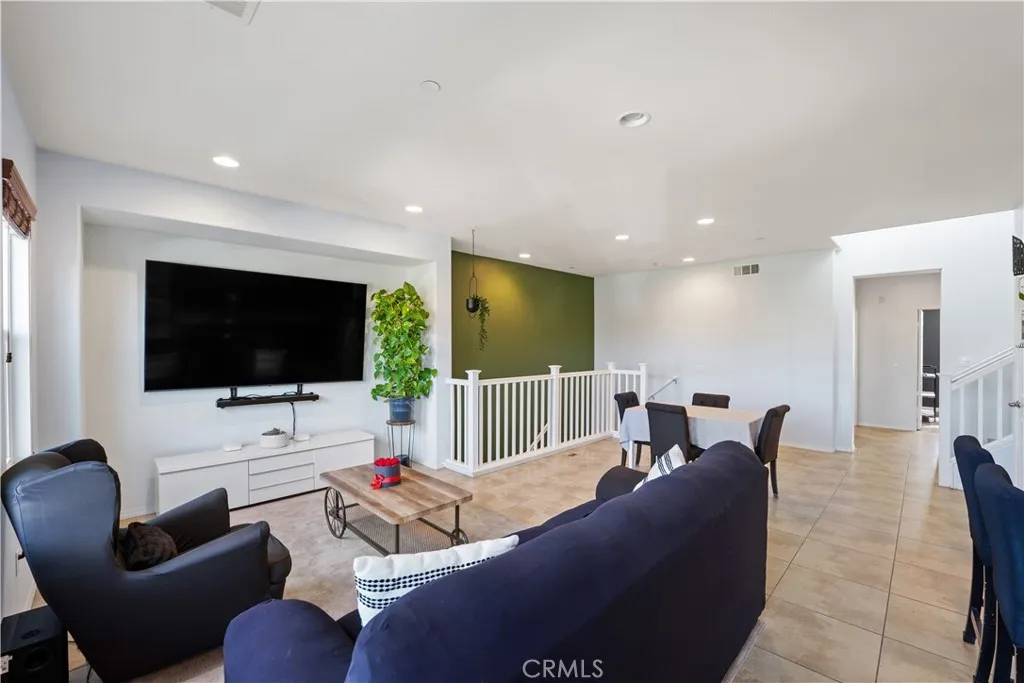 3108 N Oxnard Boulevard, Oxnard, California 93036 home-pic-9