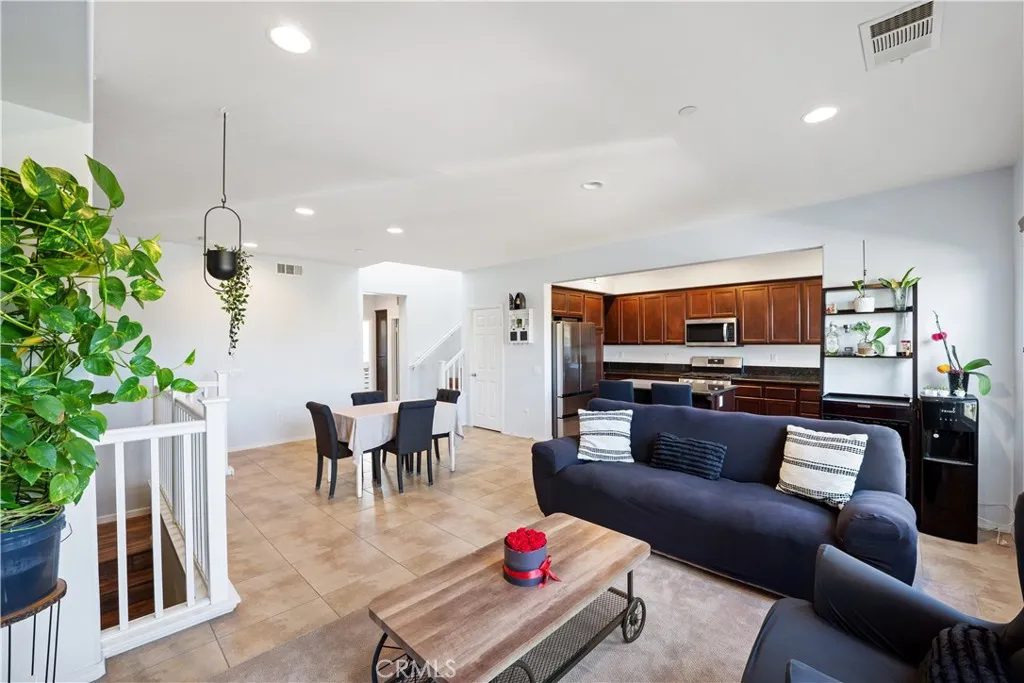 3108 N Oxnard Boulevard, Oxnard, California 93036 home-pic-10