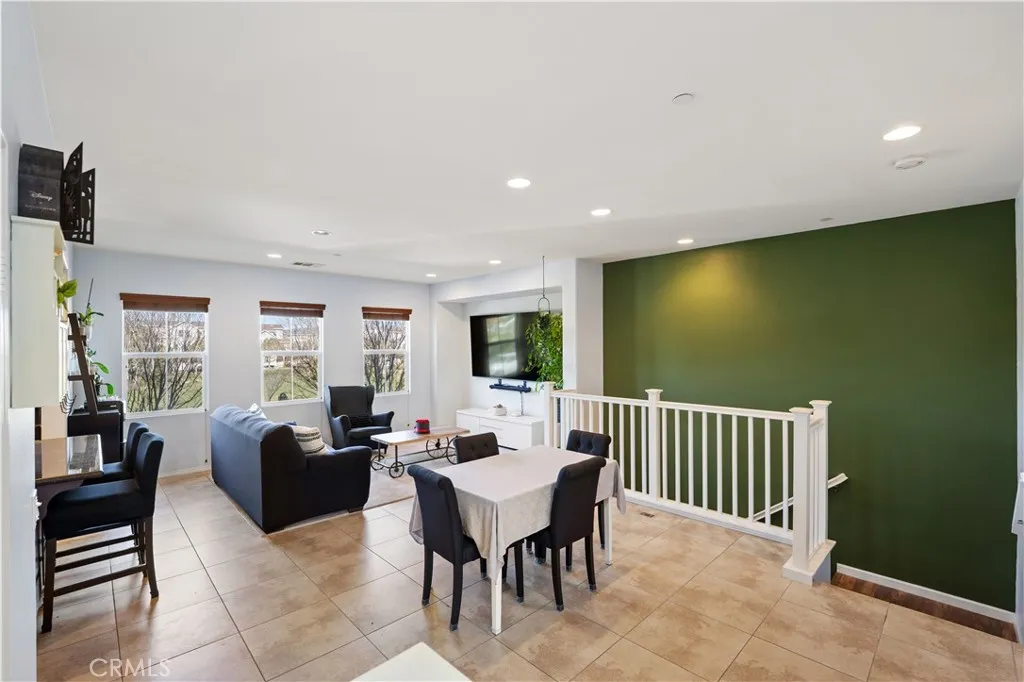 3108 N Oxnard Boulevard, Oxnard, California 93036 home-pic-6