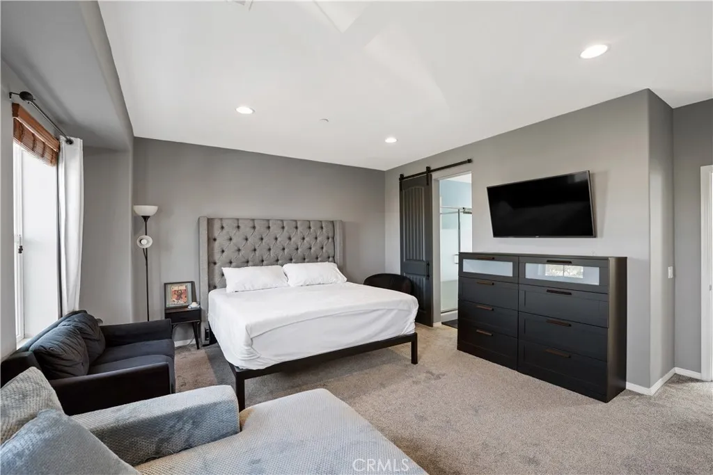 3108 N Oxnard Boulevard, Oxnard, California 93036 home-pic-21