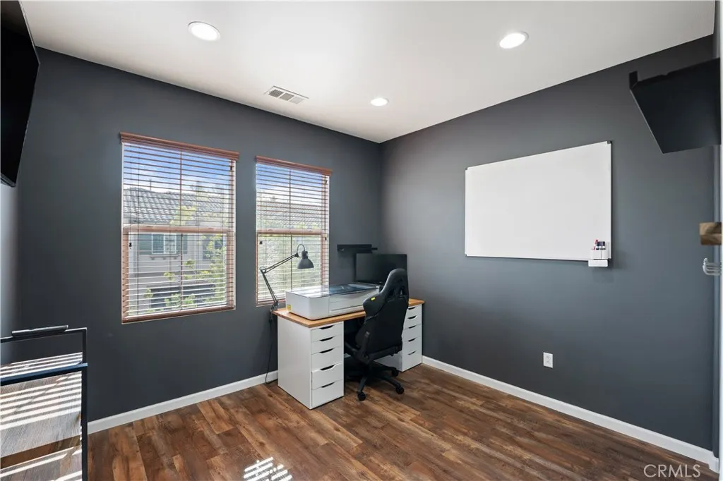 3108 N Oxnard Boulevard, Oxnard, California 93036 home-pic-16
