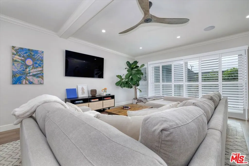 2021 California Avenue 20, Santa Monica, California 90403 home-pic-1