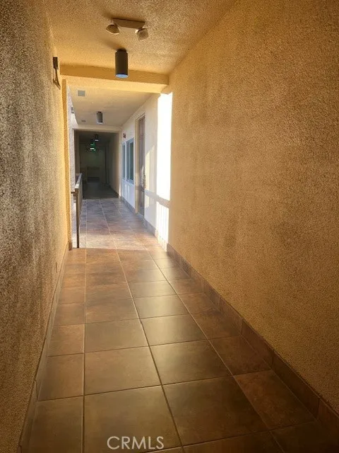 622 S Barrington 302, Los Angeles, California 90049 home-pic-16