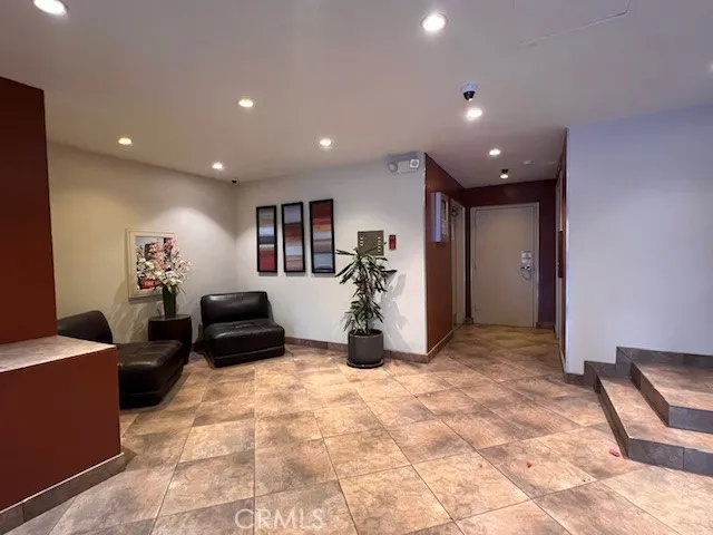 622 S Barrington 302, Los Angeles, California 90049 home-pic-12