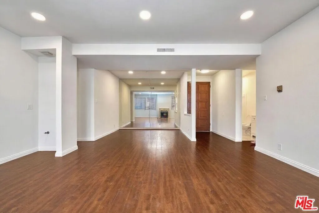3315 Griffith Park Boulevard 101, Los Angeles, California 90027 home-pic-3