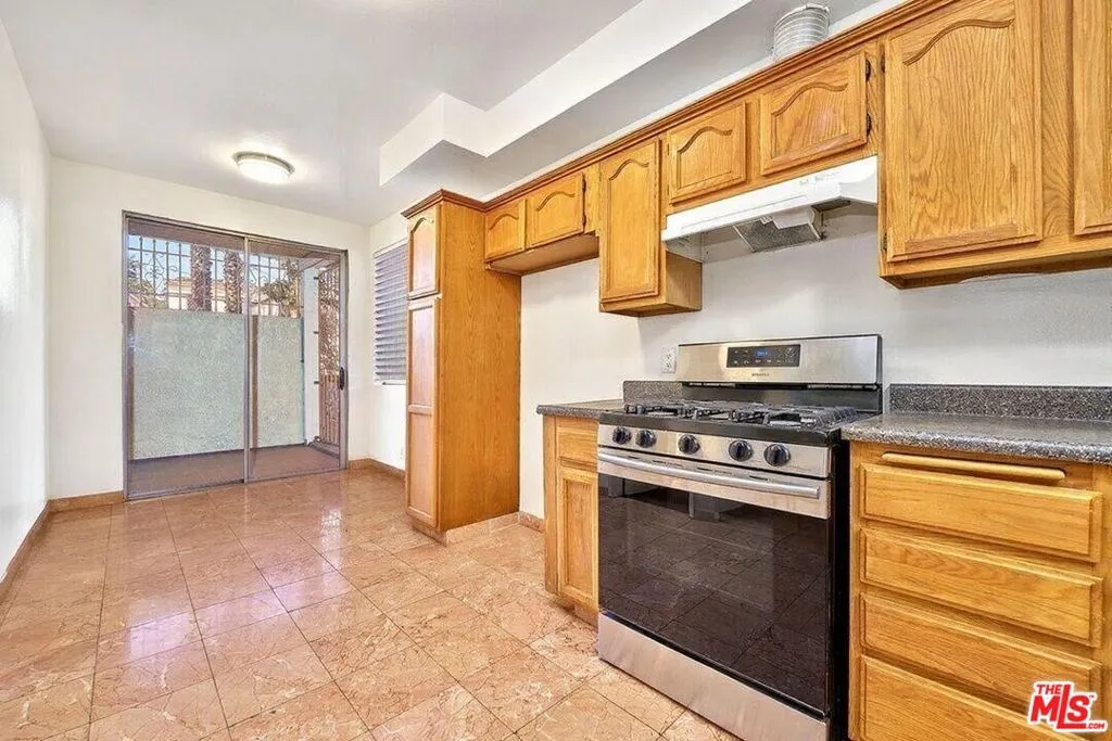 3315 Griffith Park Boulevard 101, Los Angeles, California 90027 home-pic-7