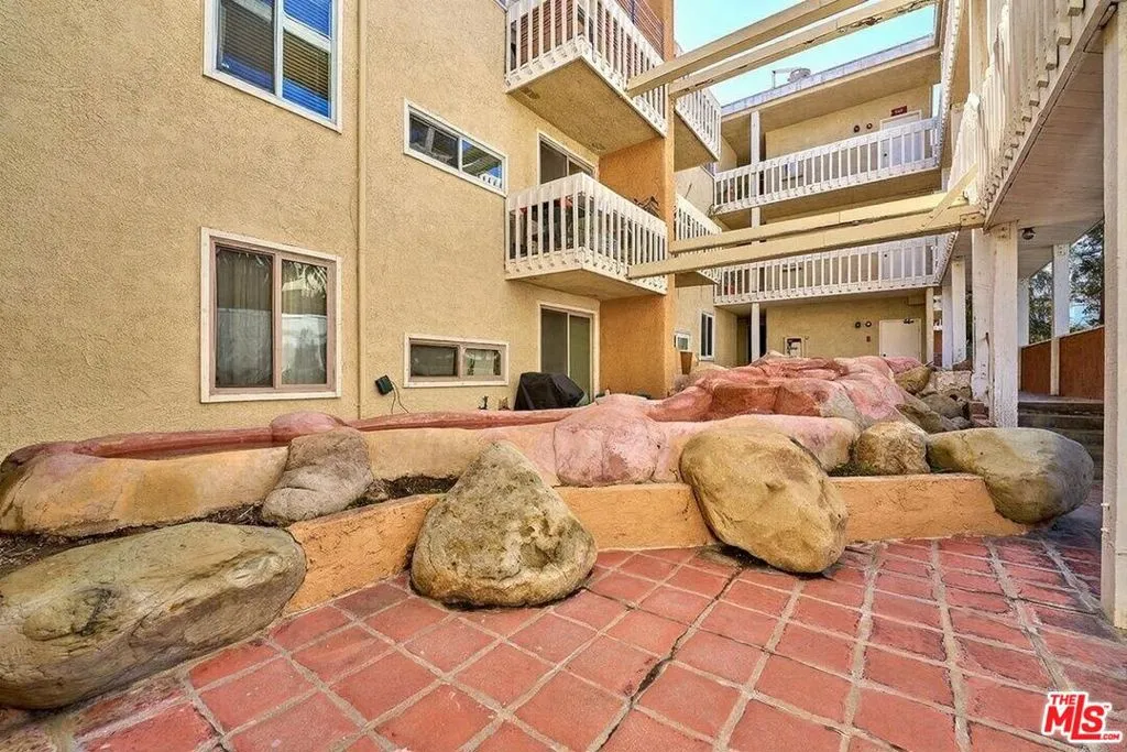 3315 Griffith Park Boulevard 101, Los Angeles, California 90027 home-pic-11