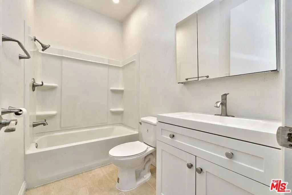 3315 Griffith Park Boulevard 101, Los Angeles, California 90027 home-pic-9