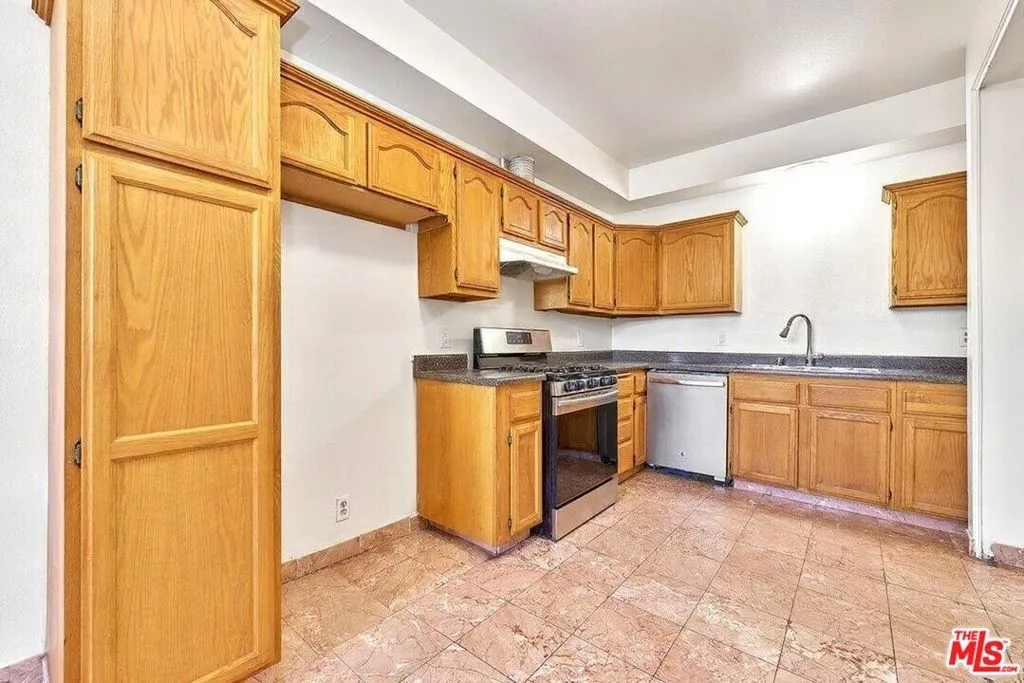 3315 Griffith Park Boulevard 101, Los Angeles, California 90027 home-pic-8