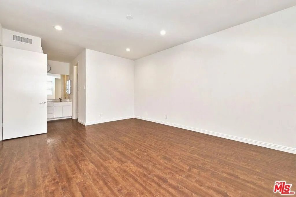 3315 Griffith Park Boulevard 101, Los Angeles, California 90027 home-pic-6