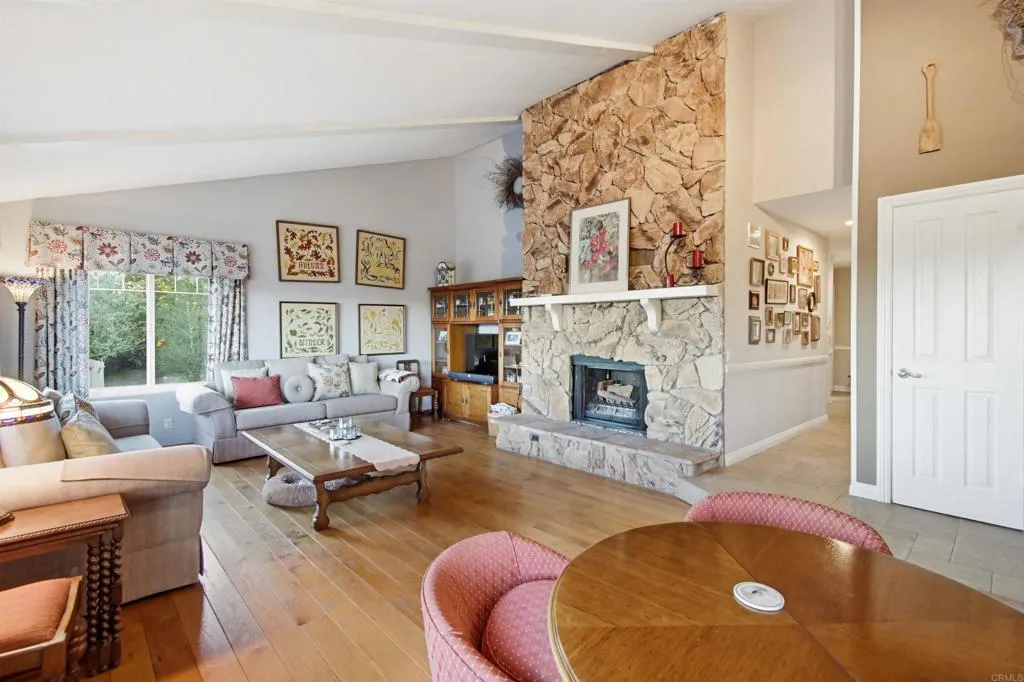 5012 Sleeping Indian Road, Fallbrook, California 92028 home-pic-11