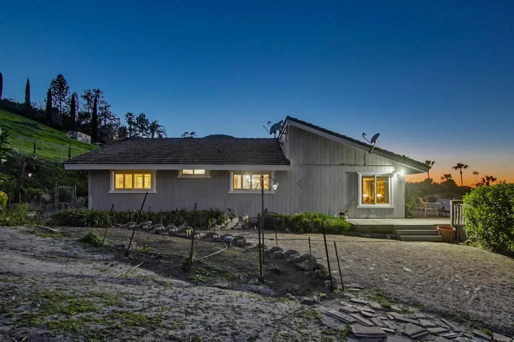5012 Sleeping Indian Road, Fallbrook, California 92028 home-pic-74
