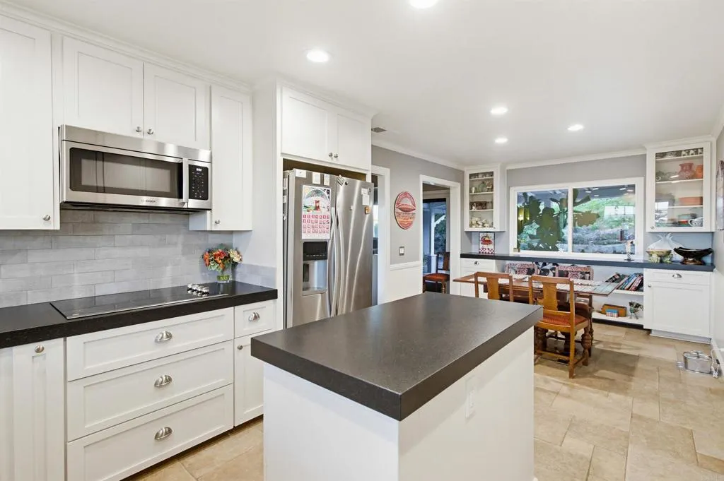 5012 Sleeping Indian Road, Fallbrook, California 92028 home-pic-28