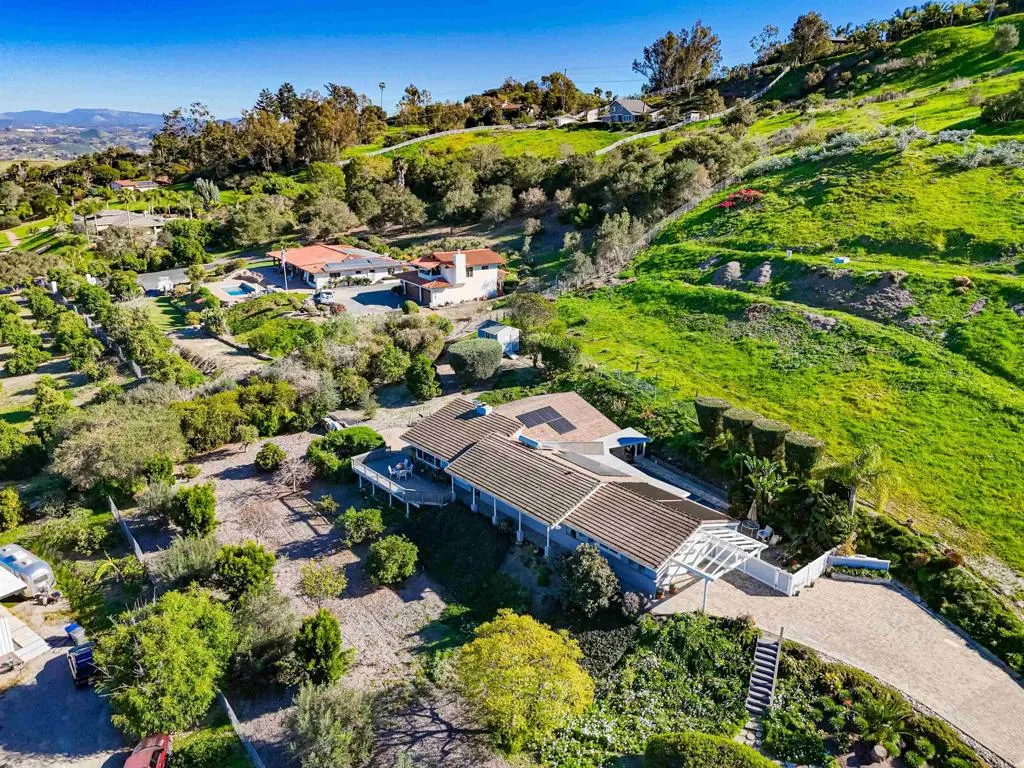 5012 Sleeping Indian Road, Fallbrook, California 92028 home-pic-68