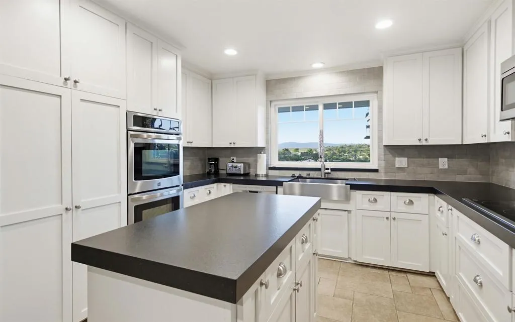 5012 Sleeping Indian Road, Fallbrook, California 92028 home-pic-24