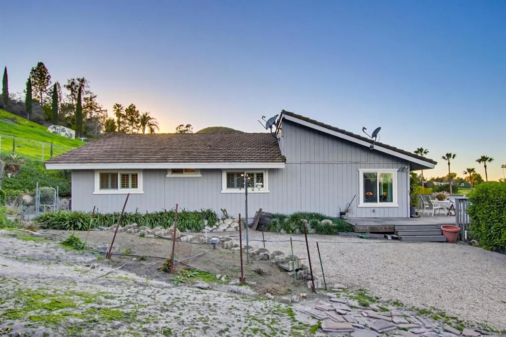 5012 Sleeping Indian Road, Fallbrook, California 92028 home-pic-57