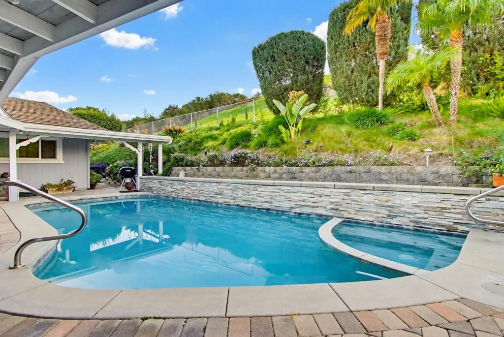 5012 Sleeping Indian Road, Fallbrook, California 92028 home-pic-63