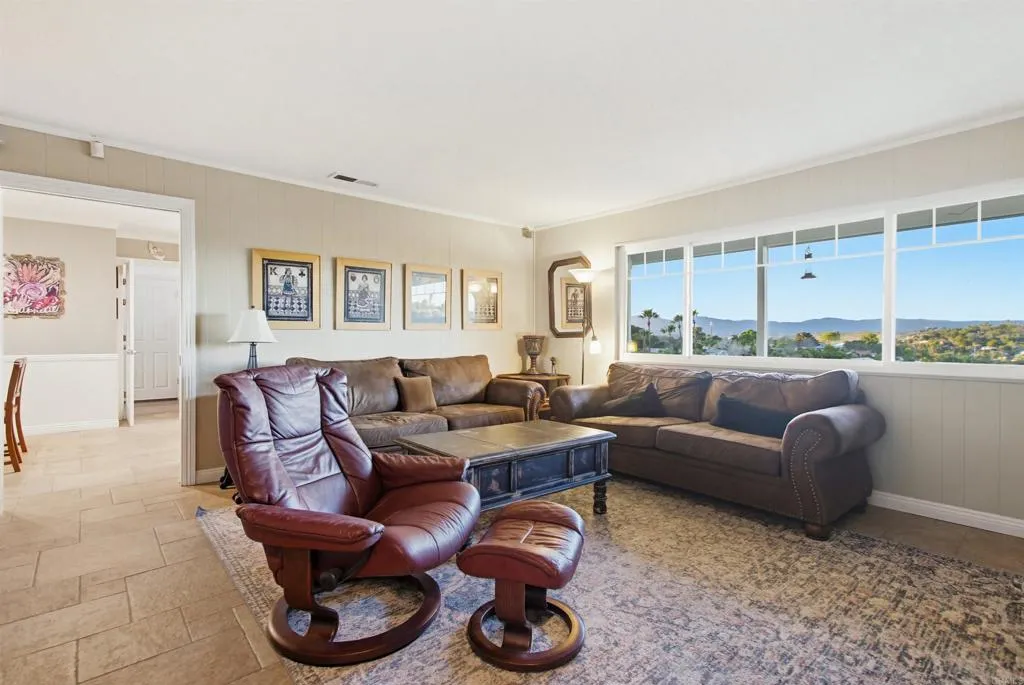 5012 Sleeping Indian Road, Fallbrook, California 92028 home-pic-17
