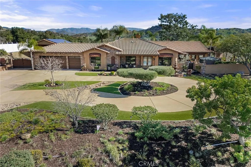 3670 Genista Place, Fallbrook, California 92028 home-pic-2