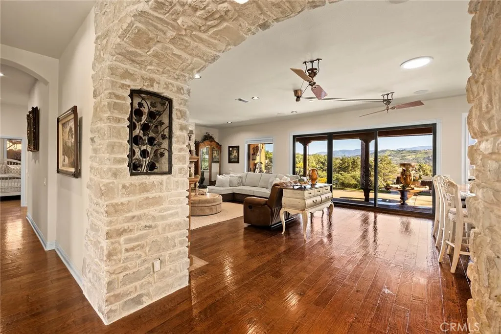 3670 Genista Place, Fallbrook, California 92028 home-pic-17