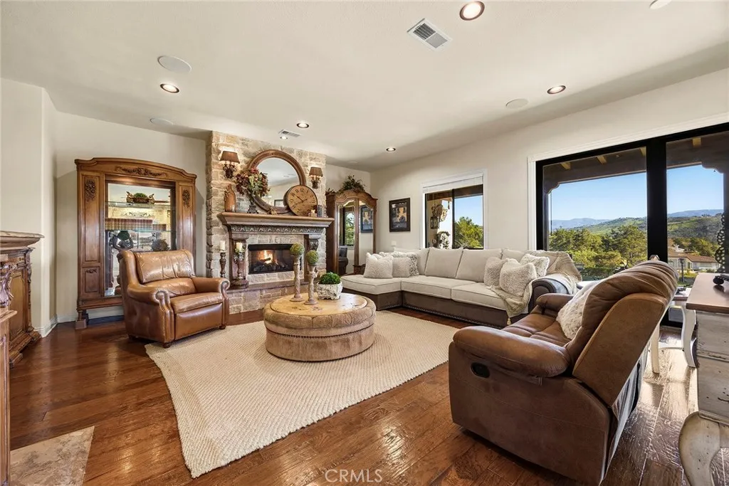 3670 Genista Place, Fallbrook, California 92028 home-pic-24