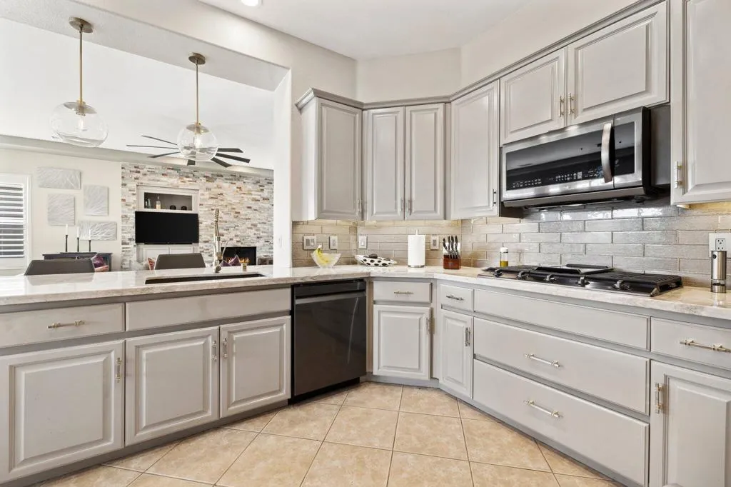 47410 Via Florence, La Quinta, California 92253 home-pic-13