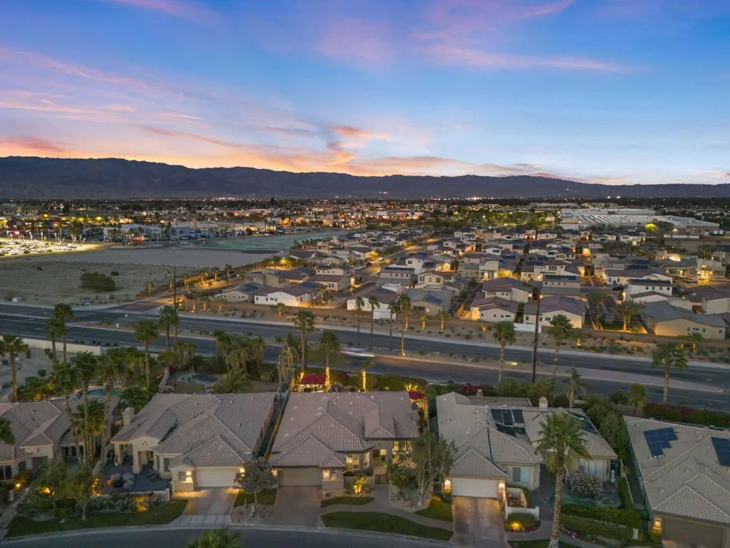 47410 Via Florence, La Quinta, California 92253 home-pic-37