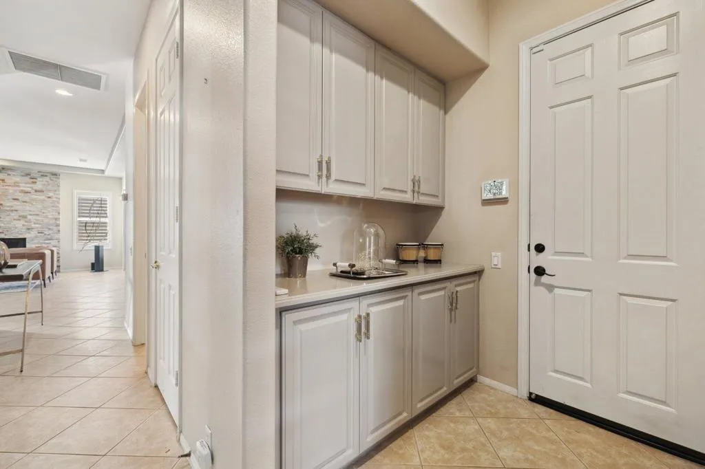 47410 Via Florence, La Quinta, California 92253 home-pic-33