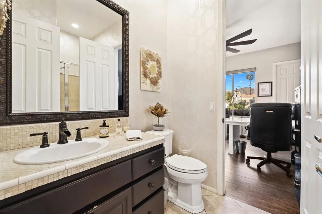 47410 Via Florence, La Quinta, California 92253 home-pic-32