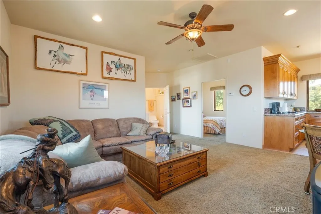1917 Santa Margarita Drive, Fallbrook, California 92028 home-pic-40