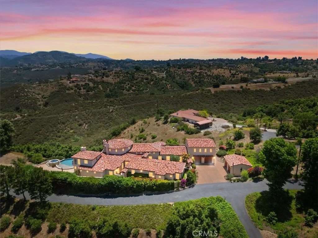 1917 Santa Margarita Drive, Fallbrook, California 92028 home-pic-2