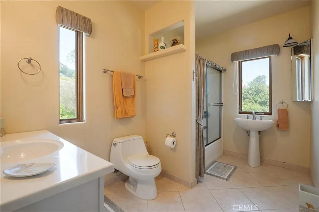 1917 Santa Margarita Drive, Fallbrook, California 92028 home-pic-44