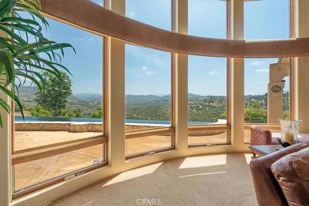 1917 Santa Margarita Drive, Fallbrook, California 92028 home-pic-16