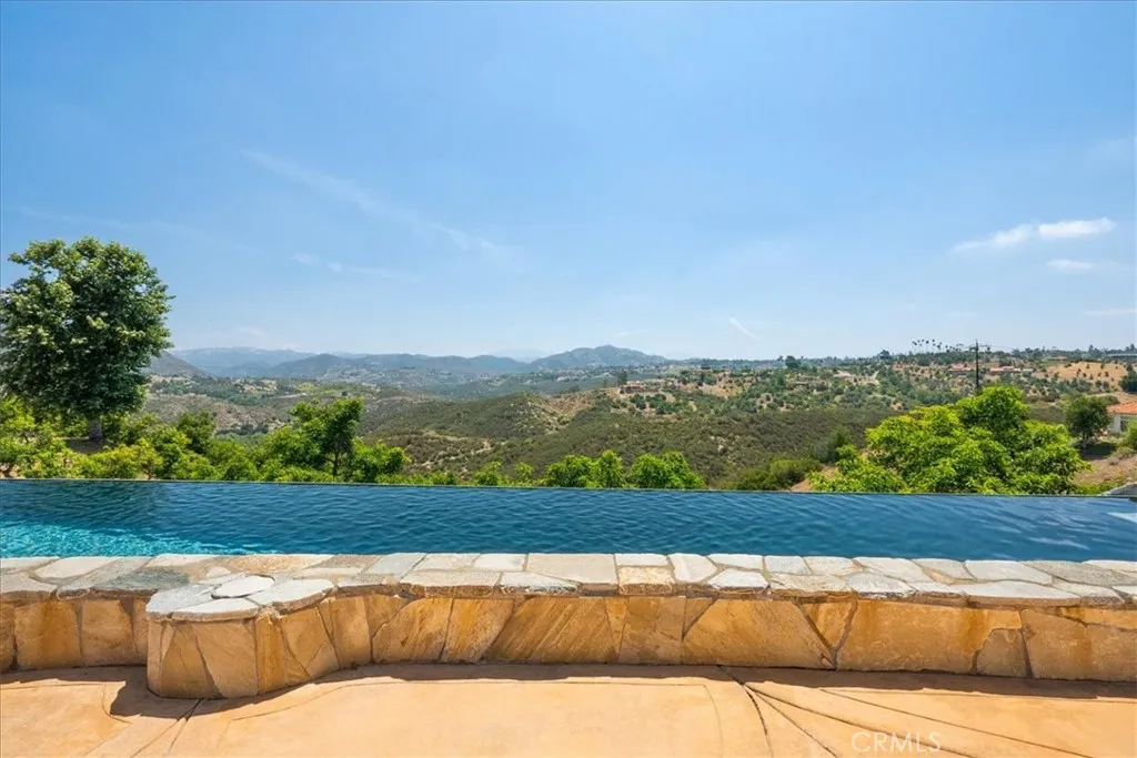 1917 Santa Margarita Drive, Fallbrook, California 92028 home-pic-26