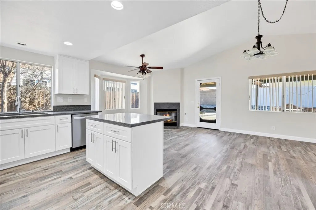 42809 Acacia, Hemet, California 92544 home-pic-13