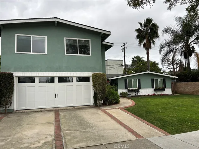 209 Wake Forest, Costa Mesa, California 92626