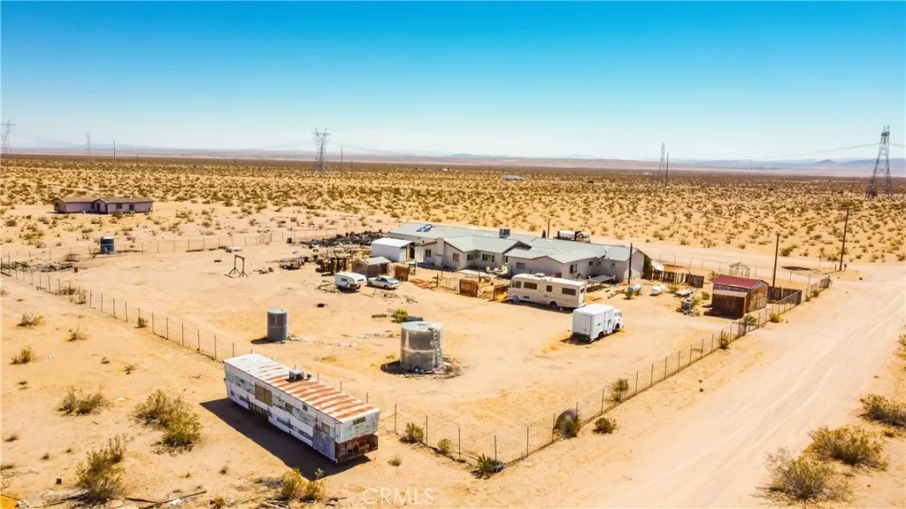 25330 Vancouver Avenue, Adelanto, California 92301 home-pic-2