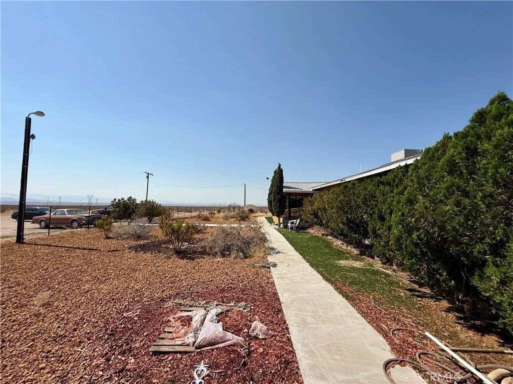 25330 Vancouver Avenue, Adelanto, California 92301 home-pic-13