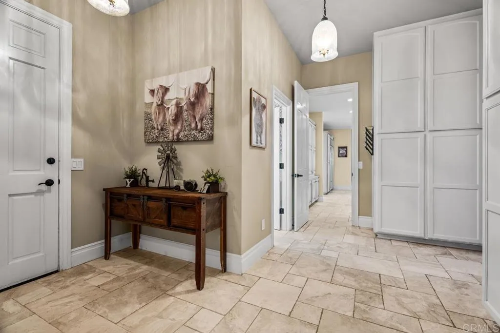 38755 Via Vista Grande, Murrieta, California 92562 home-pic-16