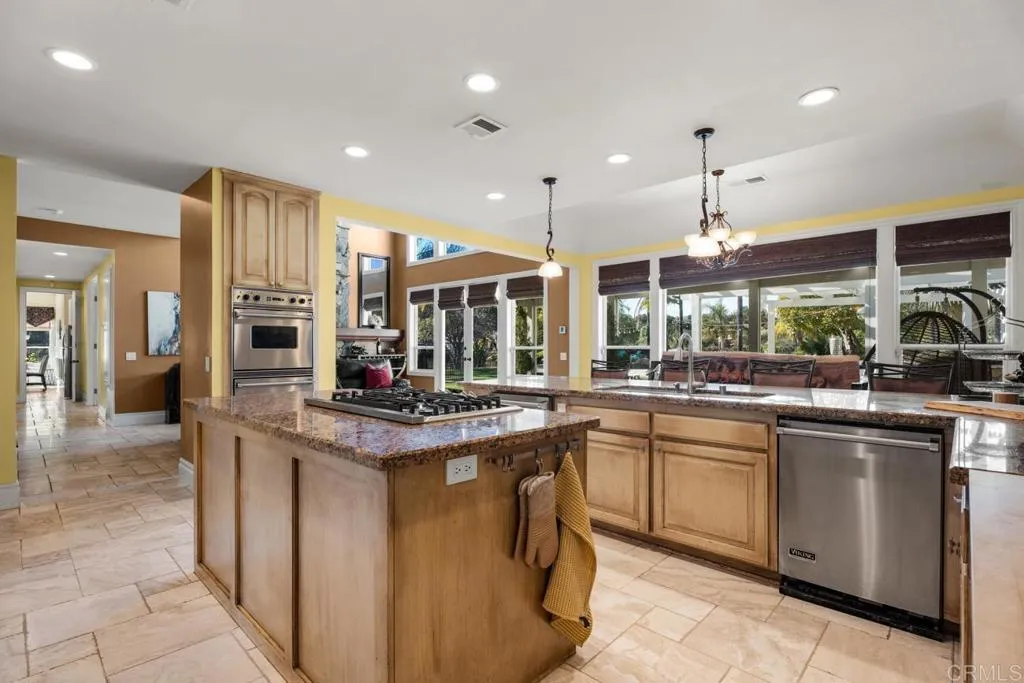 38755 Via Vista Grande, Murrieta, California 92562 home-pic-5