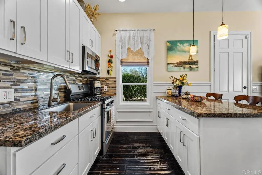 38755 Via Vista Grande, Murrieta, California 92562 home-pic-33