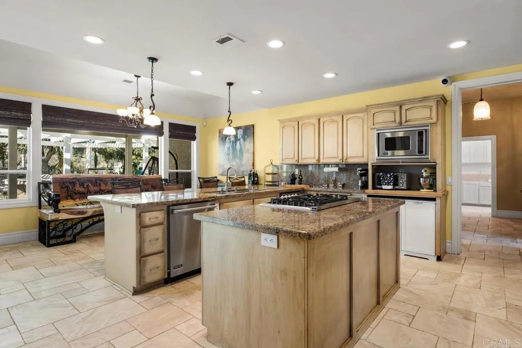 38755 Via Vista Grande, Murrieta, California 92562 home-pic-7
