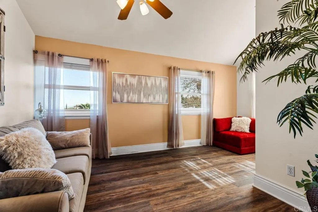 38755 Via Vista Grande, Murrieta, California 92562 home-pic-20