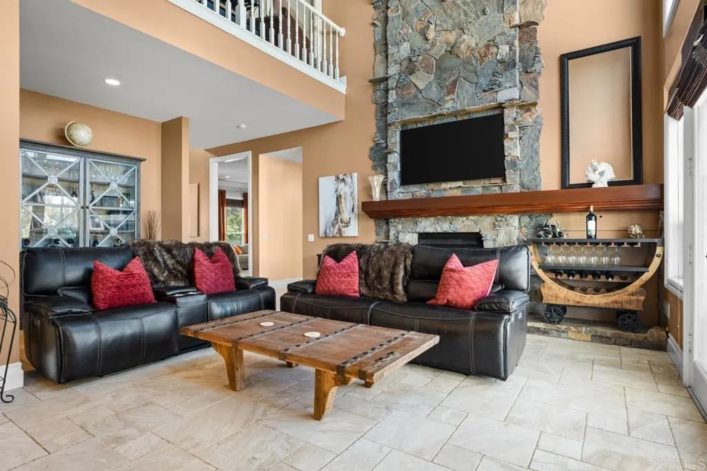 38755 Via Vista Grande, Murrieta, California 92562 home-pic-13